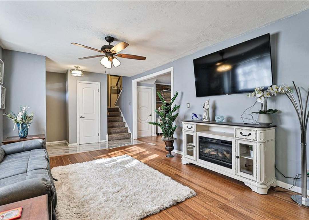 9202 W 82nd Terrace — photo 6
