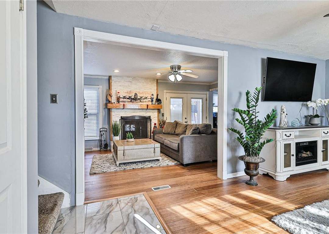 9202 W 82nd Terrace — photo 11
