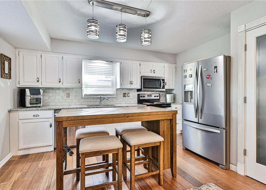 9202 W 82nd Terrace — photo 17