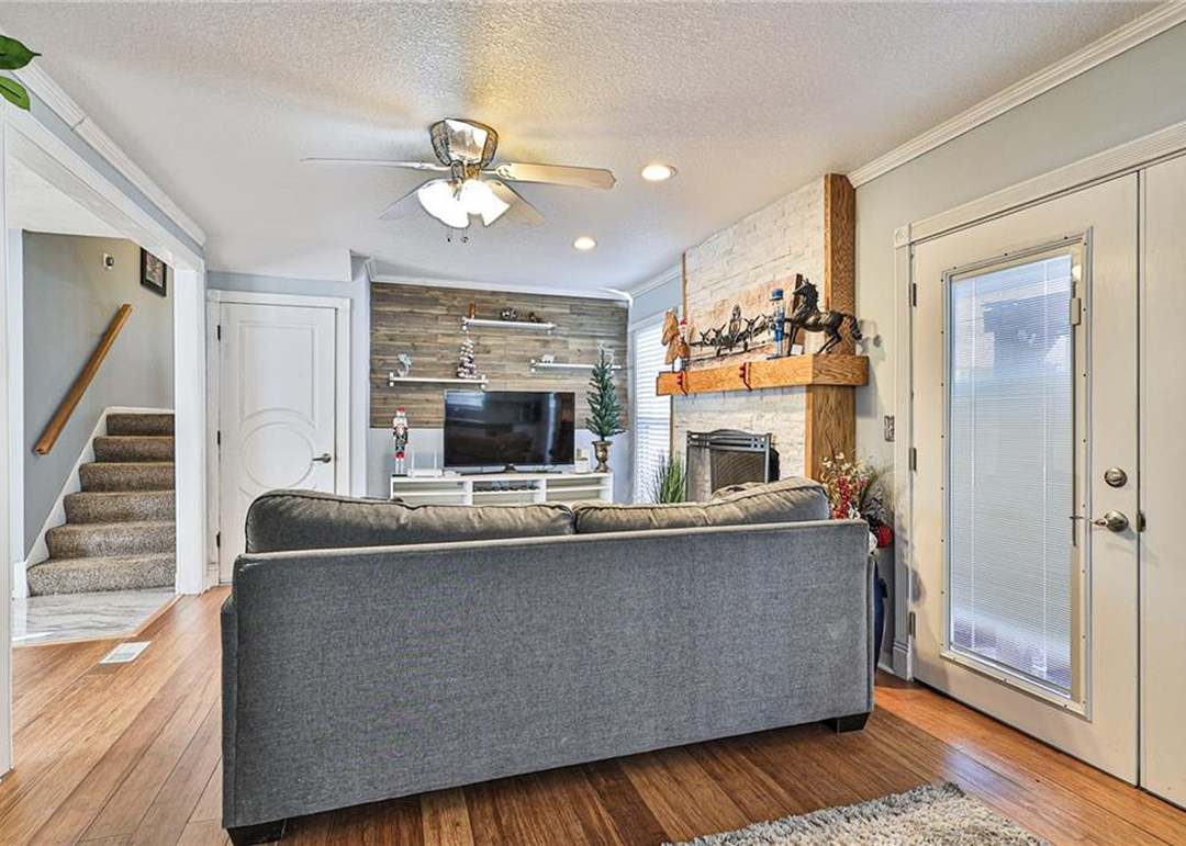 9202 W 82nd Terrace — photo 18