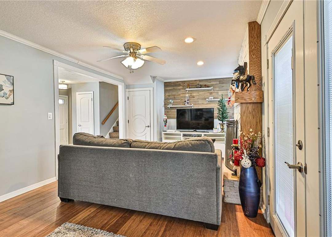 9202 W 82nd Terrace — photo 19