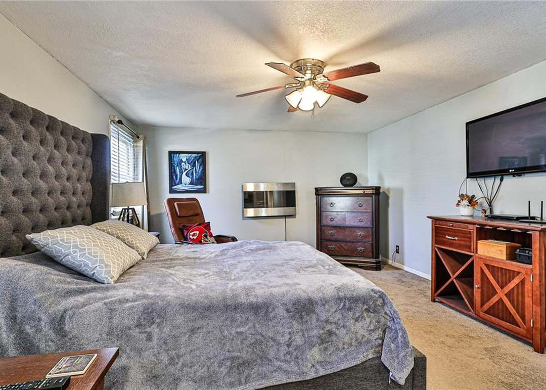 9202 W 82nd Terrace — photo 25