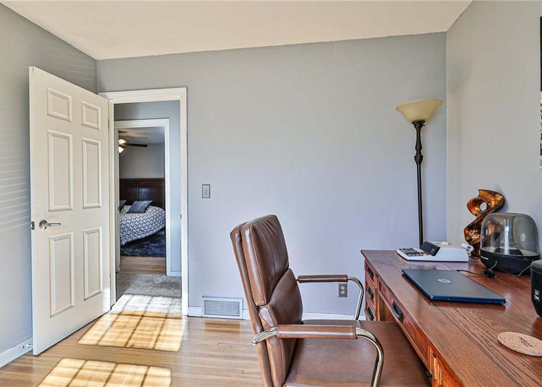 9202 W 82nd Terrace — photo 31