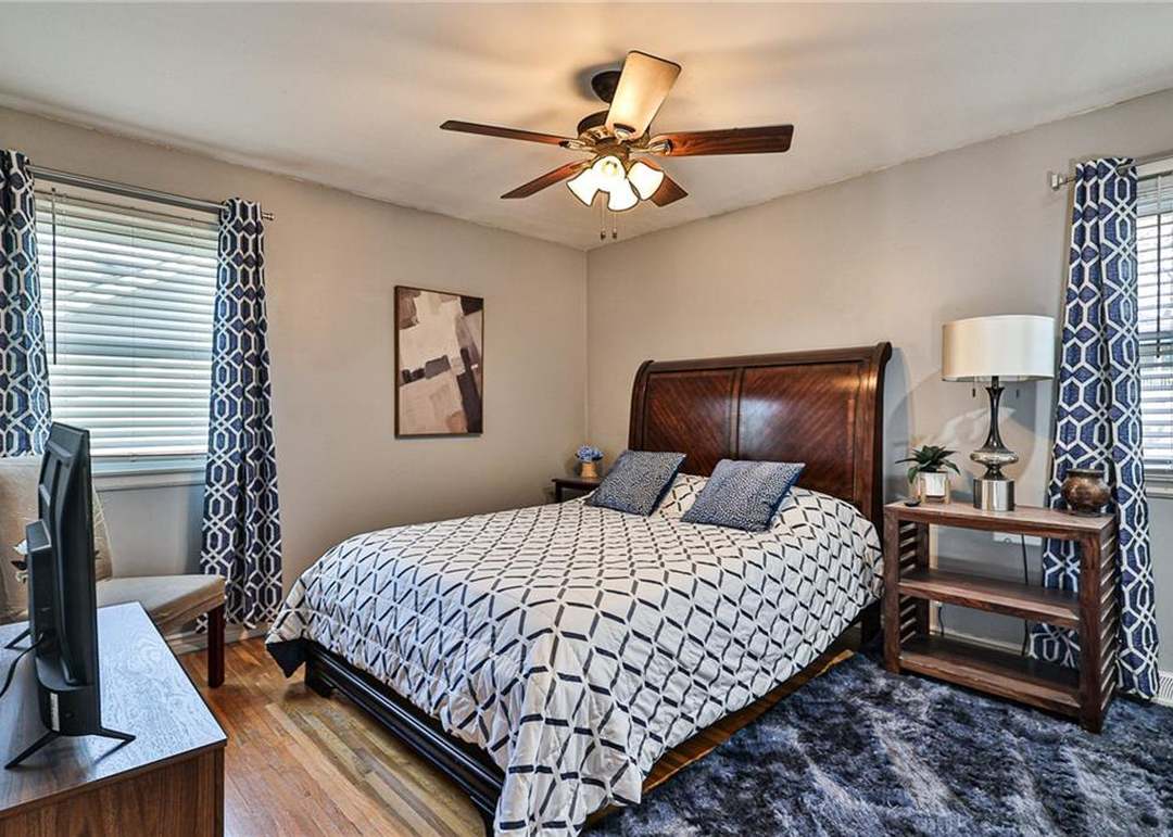 9202 W 82nd Terrace — photo 33