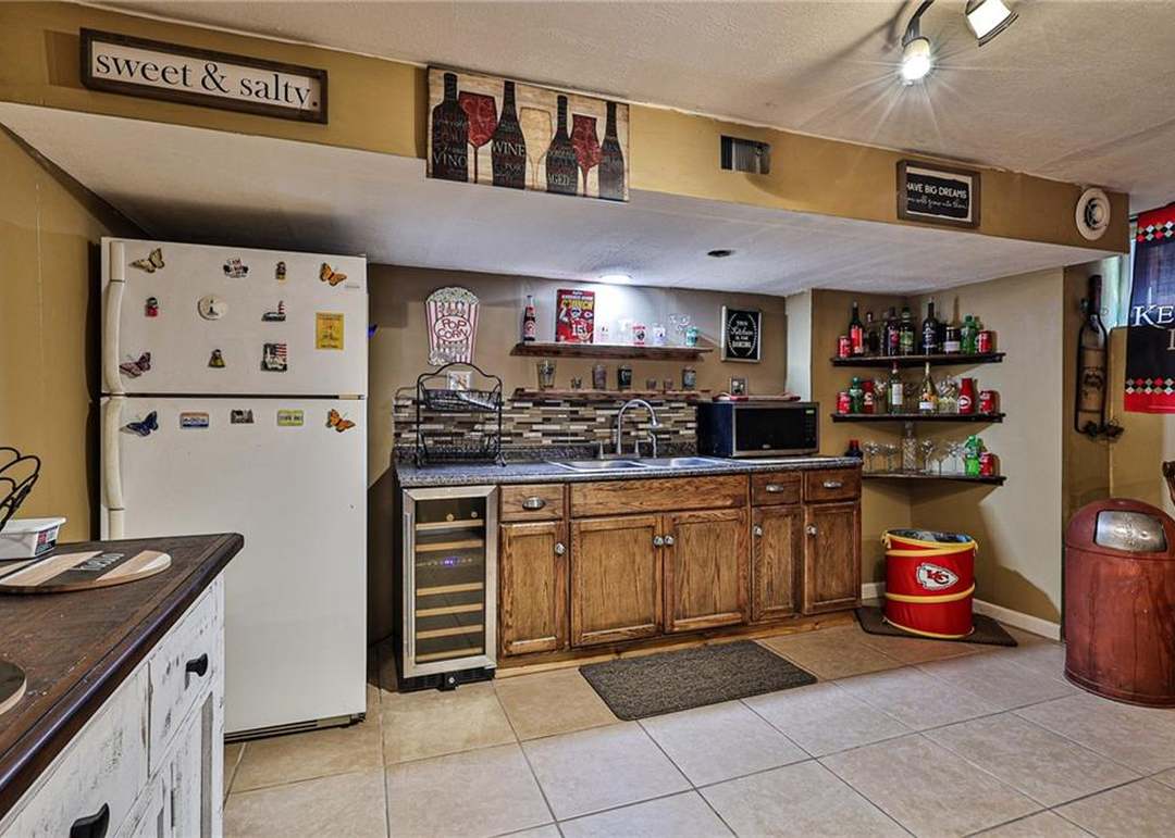 9202 W 82nd Terrace — photo 42