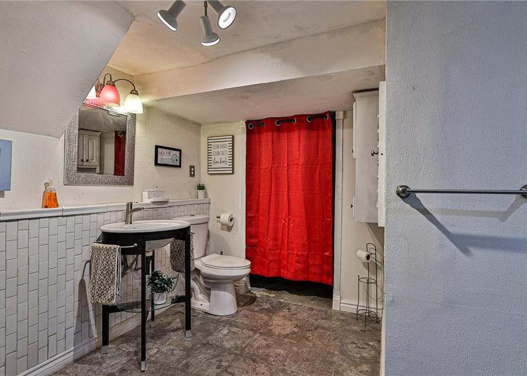 9202 W 82nd Terrace — photo 44