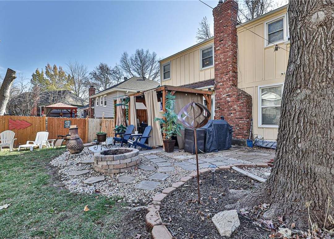 9202 W 82nd Terrace — photo 48