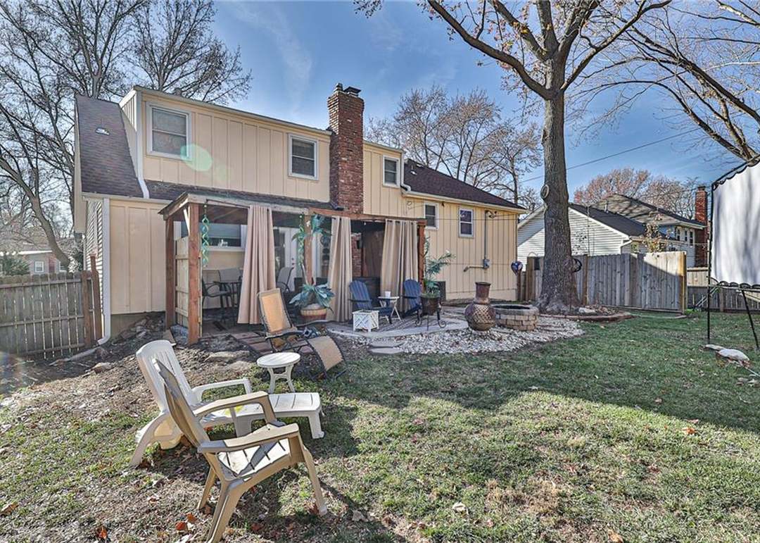 9202 W 82nd Terrace — photo 49