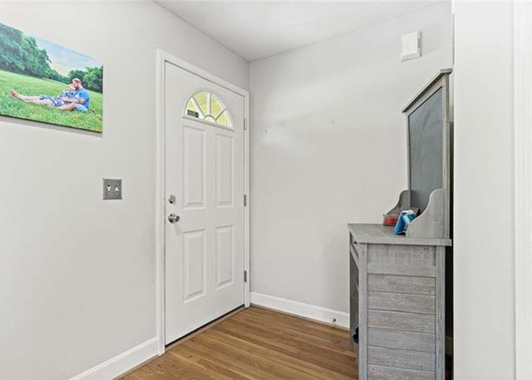 9203 Grand Avenue — photo 6