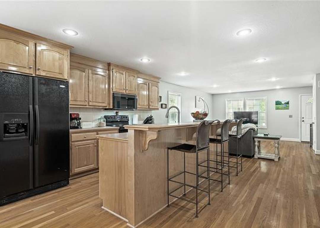 9203 Grand Avenue — photo 15