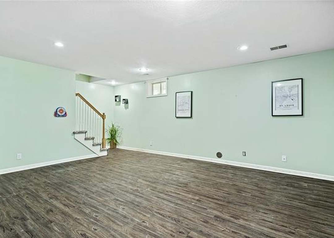 9203 Grand Avenue — photo 28