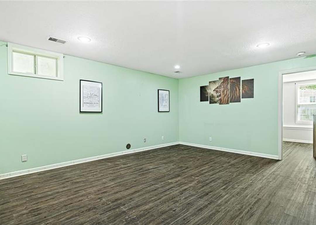 9203 Grand Avenue — photo 29