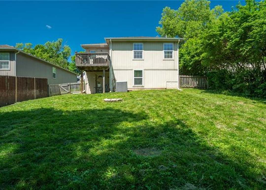 9203 Grand Avenue — photo 38