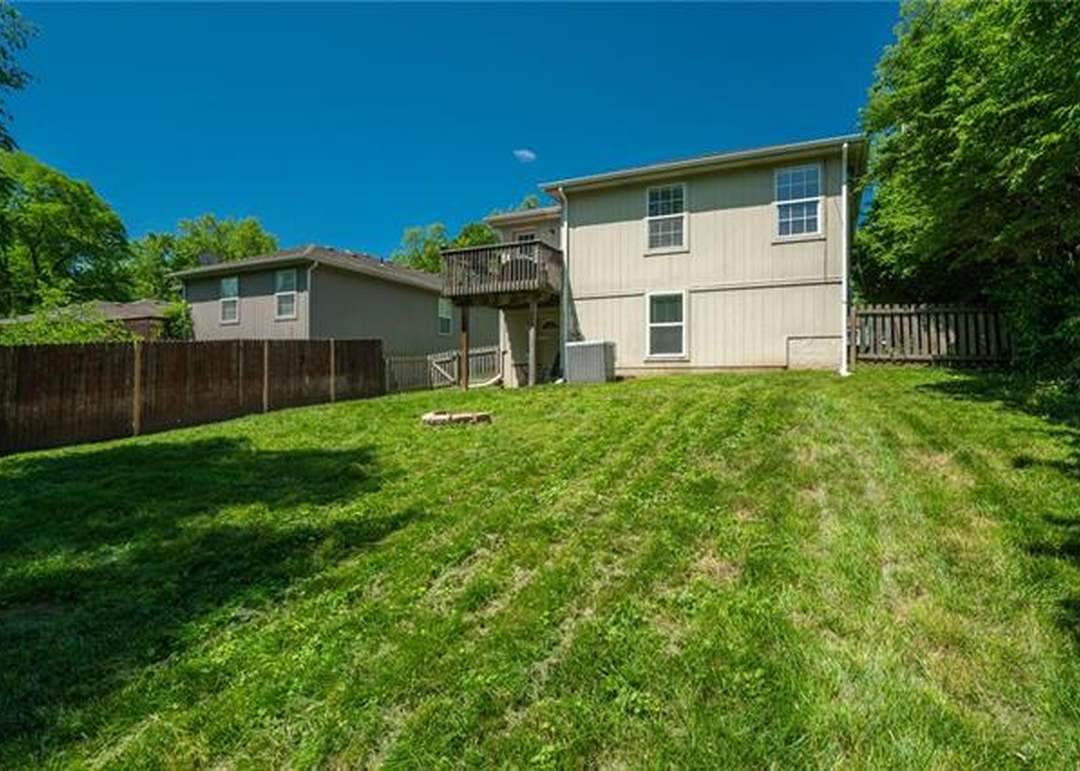 9203 Grand Avenue — photo 39