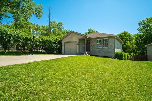 9203 Grand Avenue — photo 46