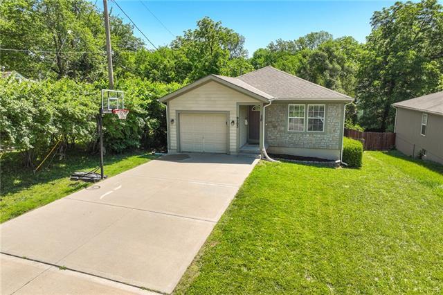 9203 Grand Avenue — photo 47