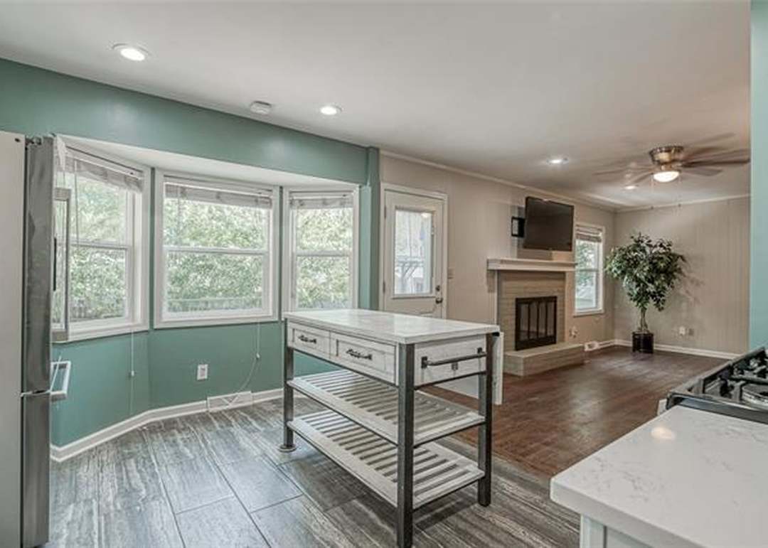 9301 Lowell Avenue — photo 7