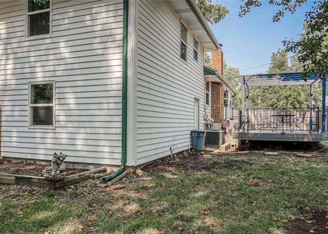 9301 Lowell Avenue — photo 10