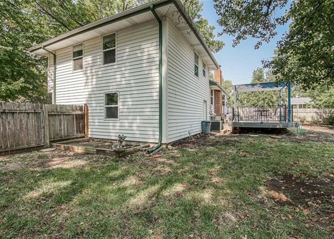 9301 Lowell Avenue — photo 11