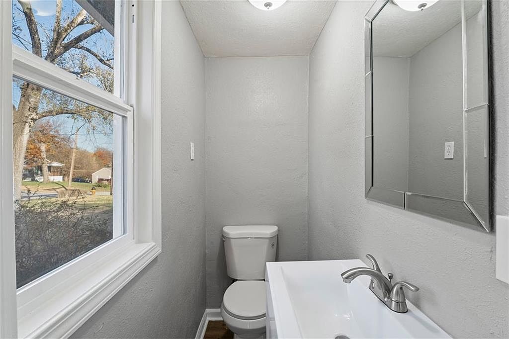 9301 W 49th Terrace — photo 25