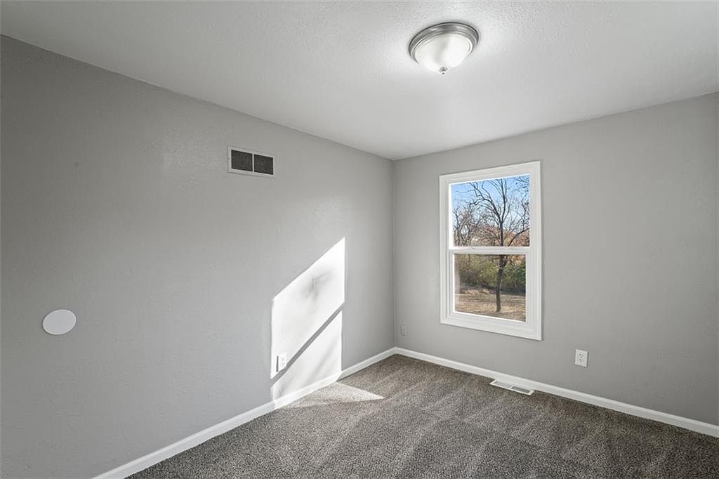 9301 W 49th Terrace — photo 27