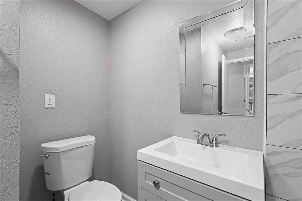 9301 W 49th Terrace — photo 30
