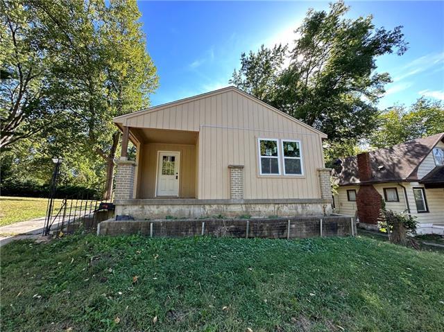 9325 E 16th Street — photo 1