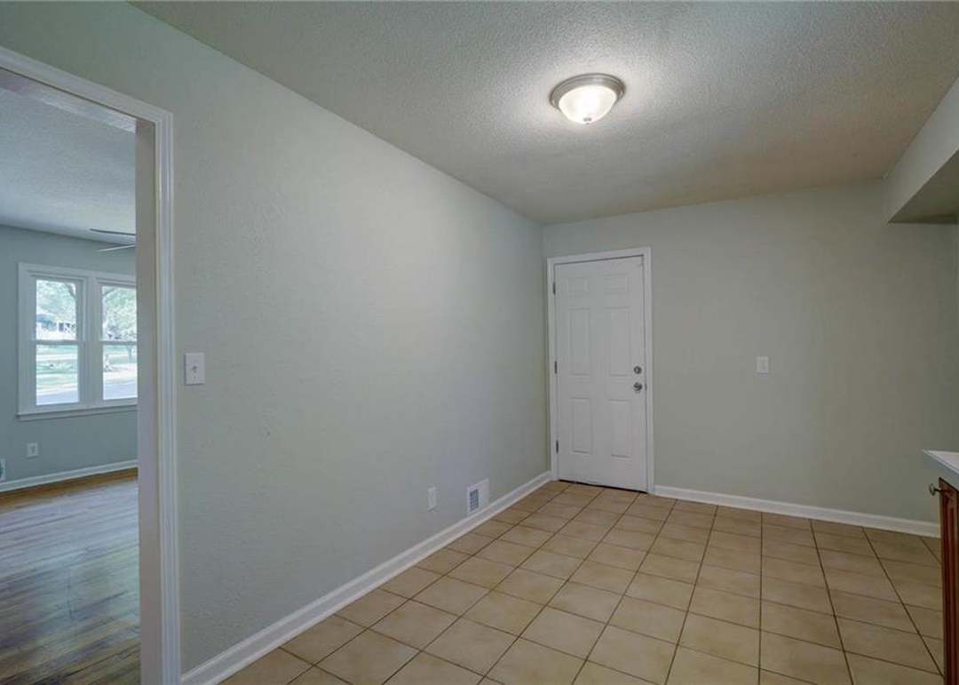 9330 E 85th Street — photo 2