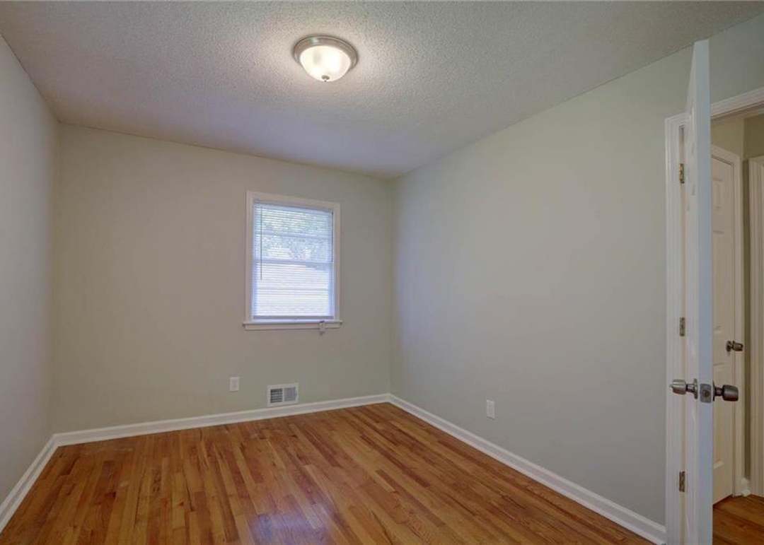 9330 E 85th Street — photo 5