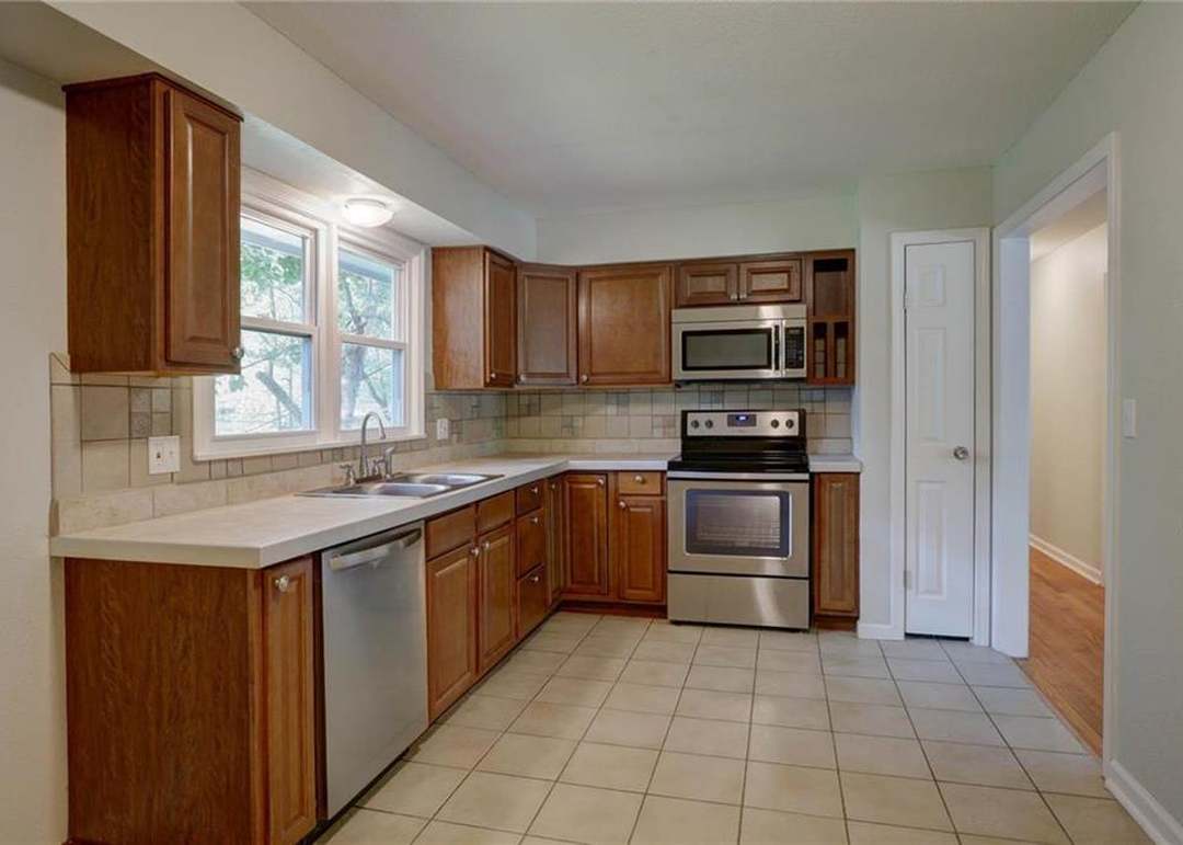 9330 E 85th Street — photo 11