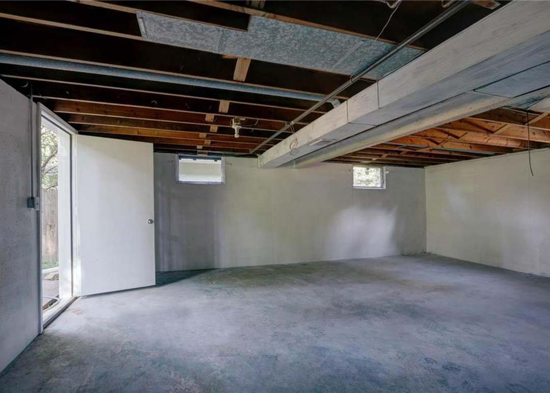 9330 E 85th Street — photo 17
