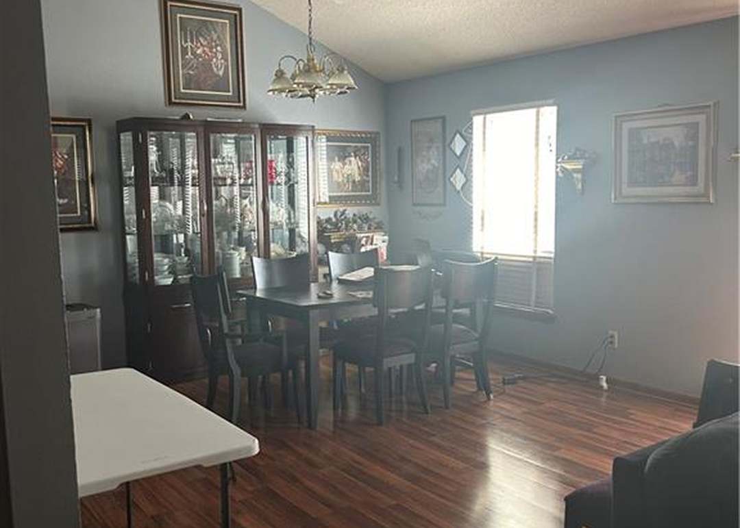 935 Goldfinch Lane — photo 9