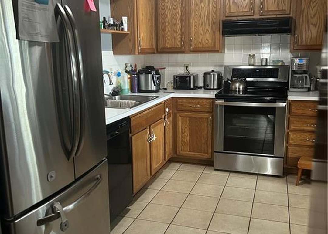 935 Goldfinch Lane — photo 13