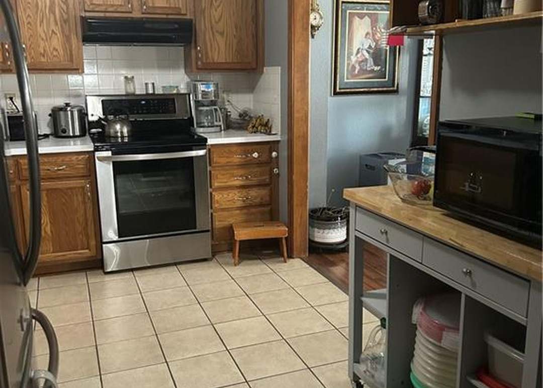 935 Goldfinch Lane — photo 14