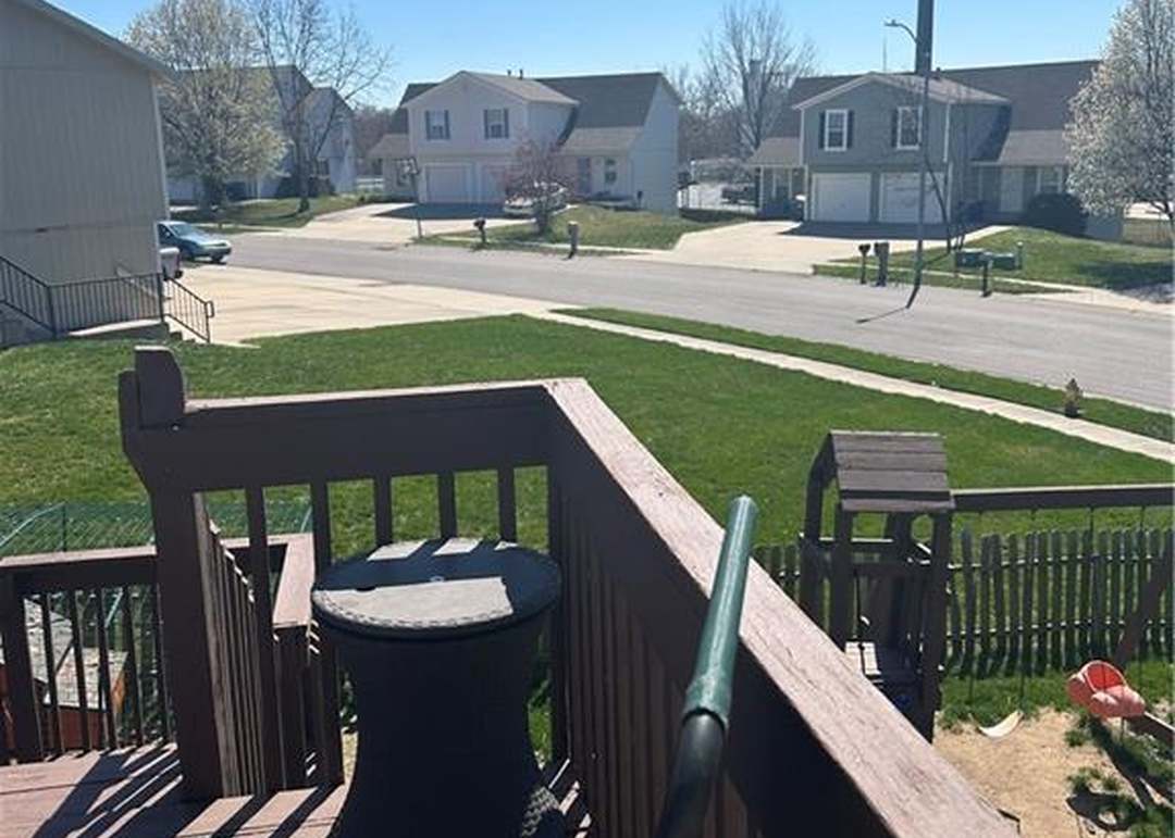 935 Goldfinch Lane — photo 21