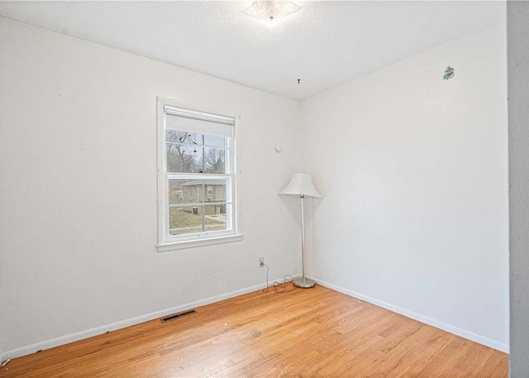 9403 Oakland Avenue — photo 18