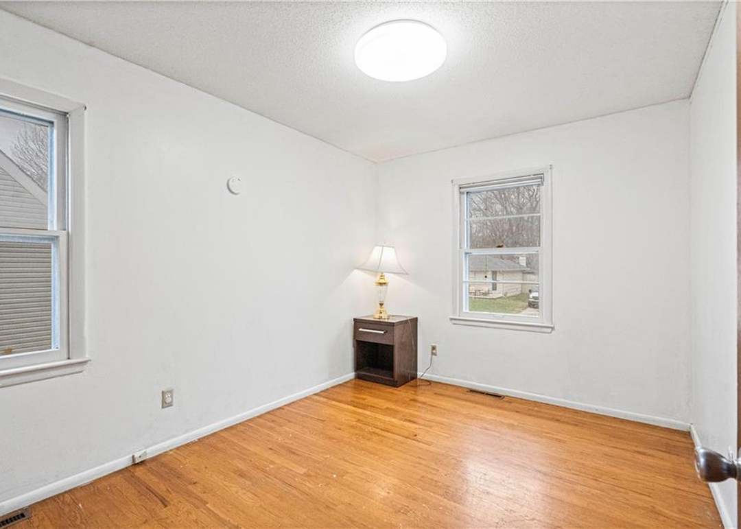 9403 Oakland Avenue — photo 21