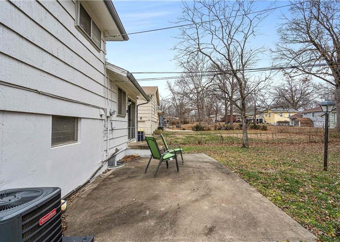 9403 Oakland Avenue — photo 27