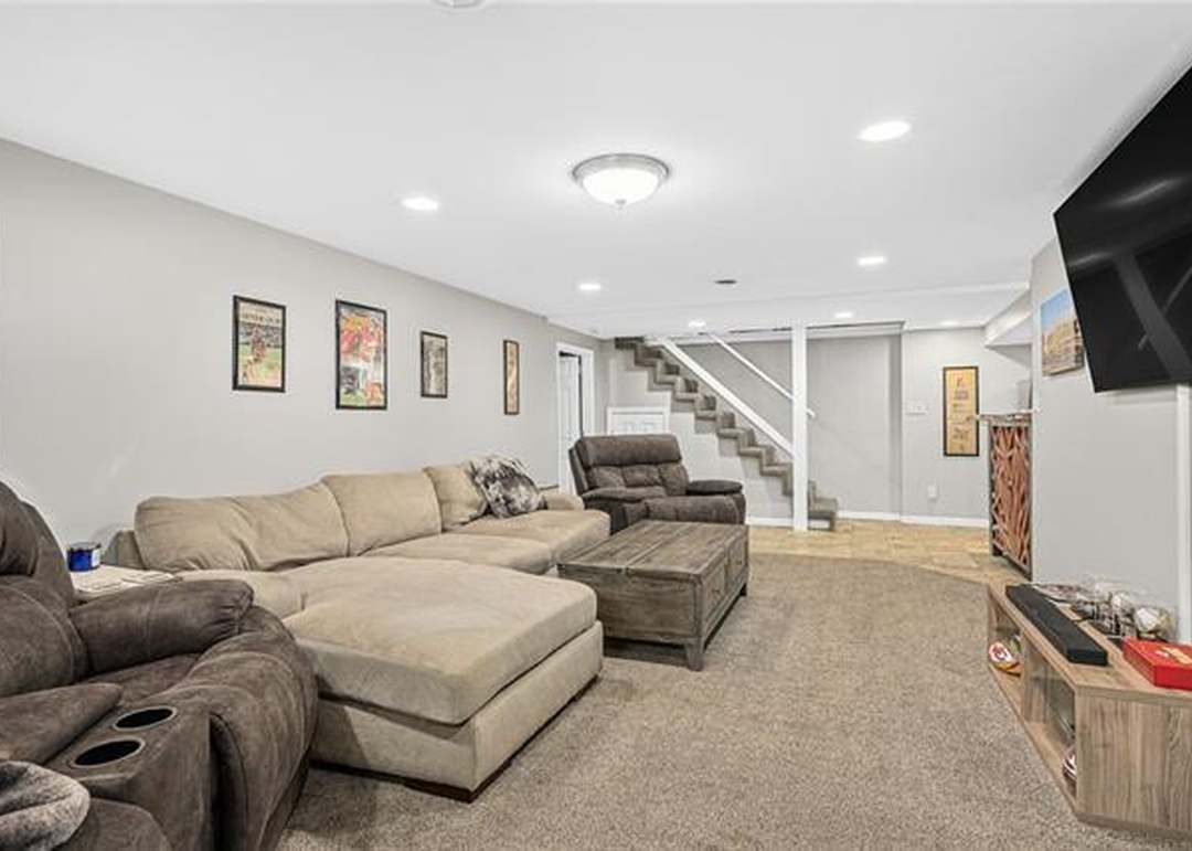 9405 Alden Street — photo 42