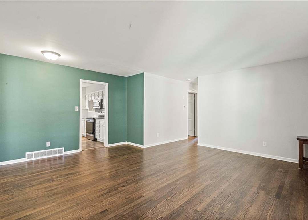 9427 Hayes Drive — photo 11