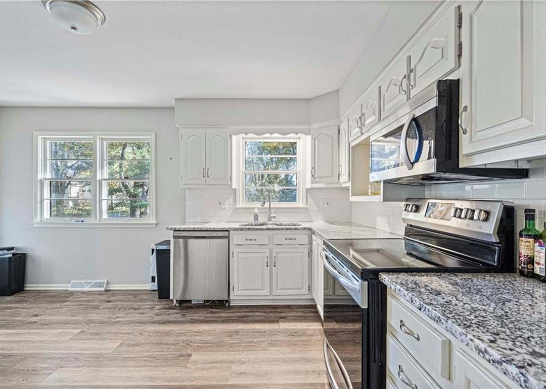 9427 Hayes Drive — photo 21
