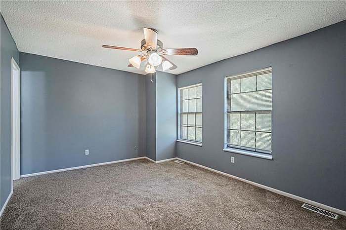9429 W Longview Parkway — photo 1