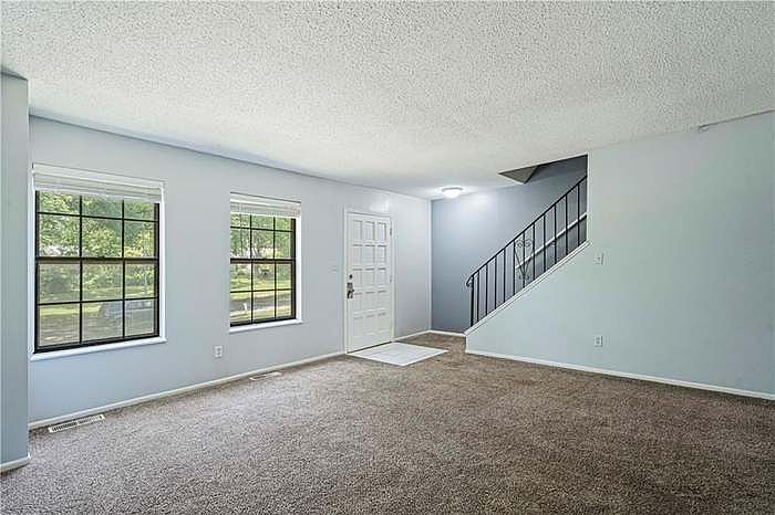 9429 W Longview Parkway — photo 4