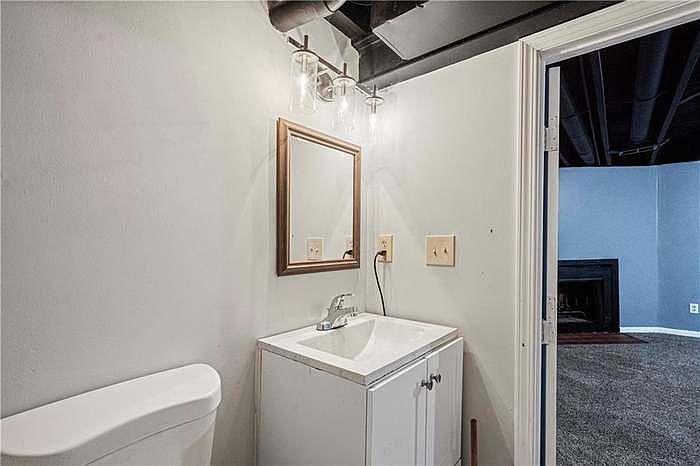 9429 W Longview Parkway — photo 5