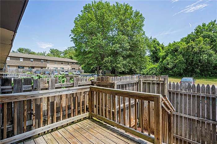 9429 W Longview Parkway — photo 9