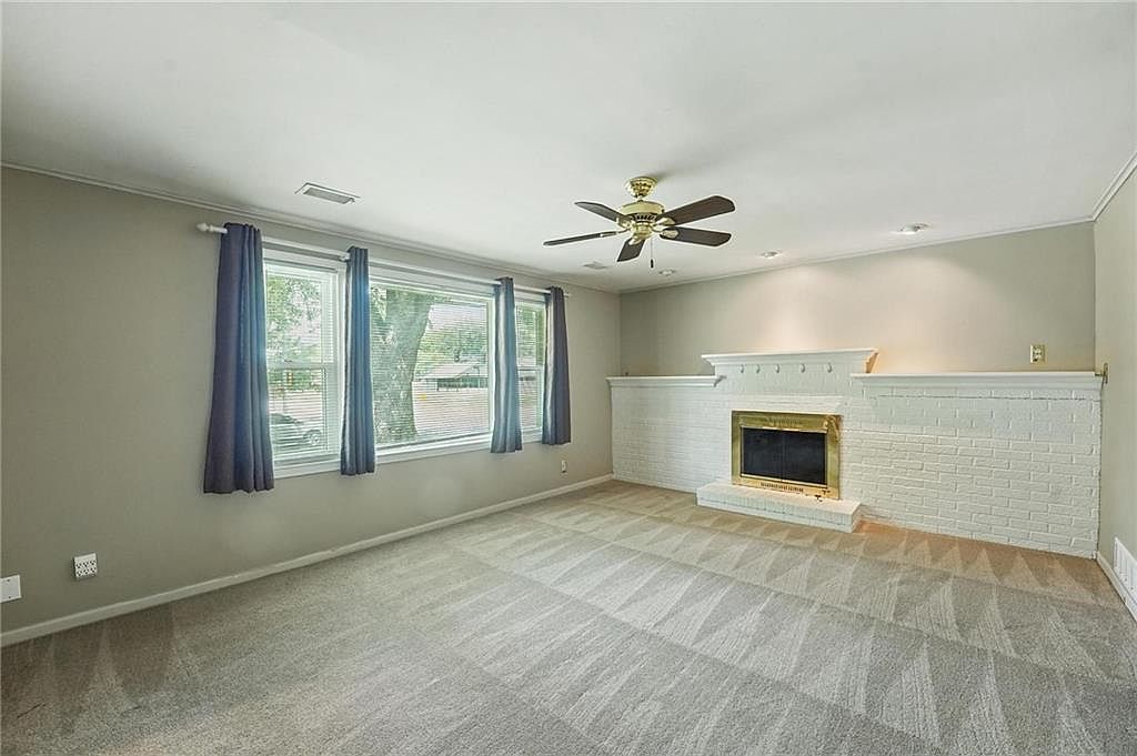 9501 Lamar Avenue — photo 4