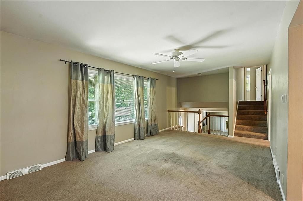 9501 Lamar Avenue — photo 6