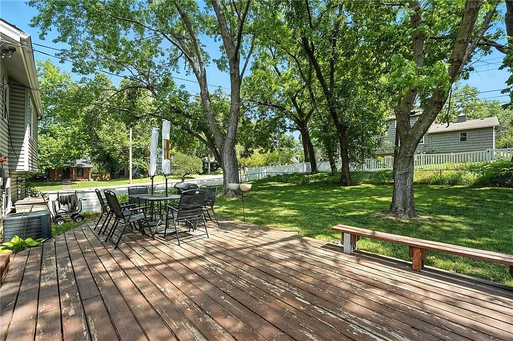 9501 Lamar Avenue — photo 13