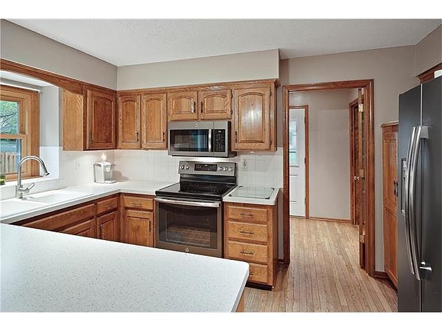 9504 W 116th Terrace — photo 7
