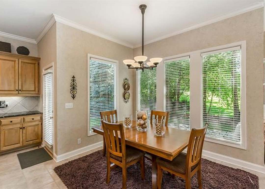 9526 Vista Drive — photo 2
